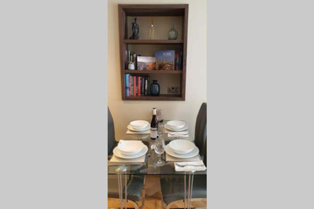 Luxury One Bedroom Apartment Within The City Walls York Exterior foto